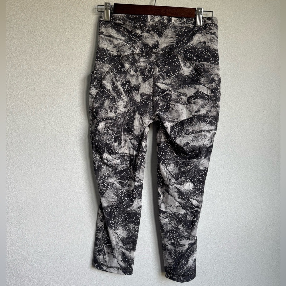 Lululemon Women's Swift Speed Reflective Leggings Running Workout Active Size 6 - Picture 8 of 9